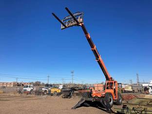 2013 JLG 10054