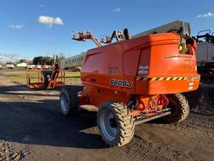 2022 JLG 660SJ