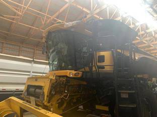 2009 New Holland CR9070