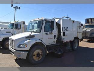 2006 Freightliner BUSINESS CLASS M2 106