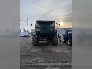 1995 Gleaner R62