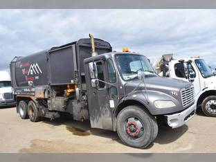 2009 Freightliner BUSINESS CLASS M2 106