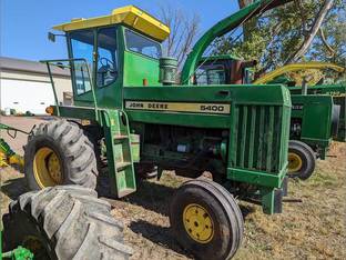 John Deere 5400