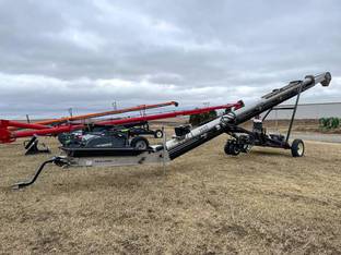 2025 Universal 1537 FIELD LOADER TD