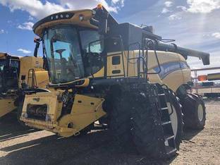 2015 New Holland CR8.90