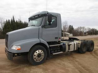 2014 Volvo VNM64T200