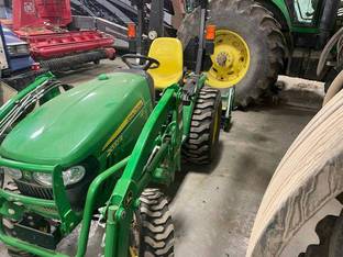 2019 John Deere 2032R/H130