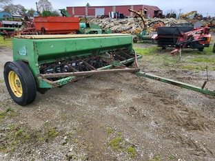 John Deere 8300