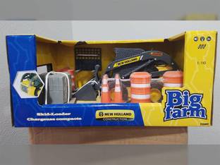 New Holland 1/16 SCALE BIG FARM SKID LOADER
