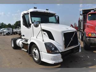 2008 Volvo VNL42T300