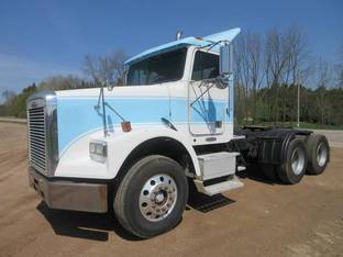 1999 Freightliner FLD120