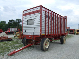 H&S 20' forage box