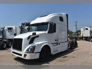 2016 Volvo VNL64T670