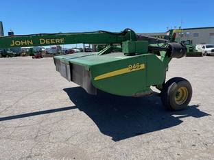 2005 John Deere 946