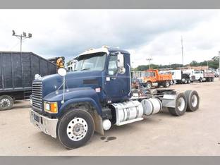 2013 Mack PINNACLE CHU613