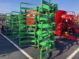 2025 Hustler CXR SOFT HANDS