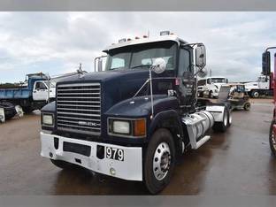 2013 Mack PINNACLE CHU613
