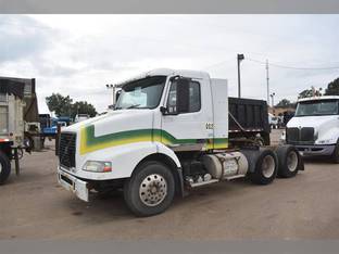 2006 Volvo VNM64T200