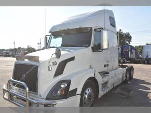 2010 Volvo VNL64T670