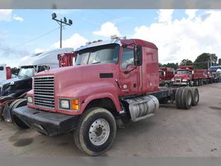 2011 Mack PINNACLE CHU613