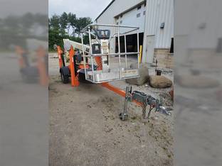 2019 JLG T350