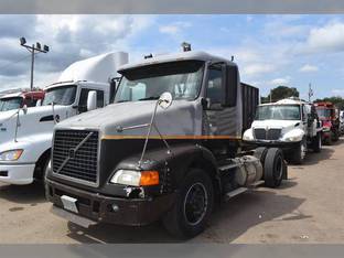 2006 Volvo VNM42T200