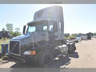 2006 Volvo VNM42T200