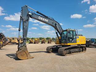 2019 John Deere 210G LC