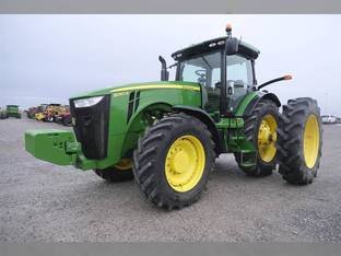 2013 John Deere 8260R