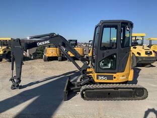 2015 John Deere 35G