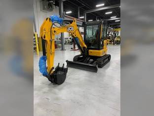 2022 JCB 35Z-1