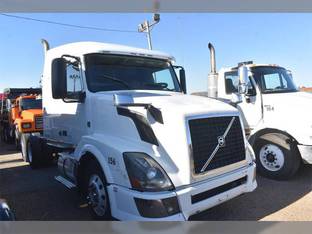 2010 Volvo VNL64T630