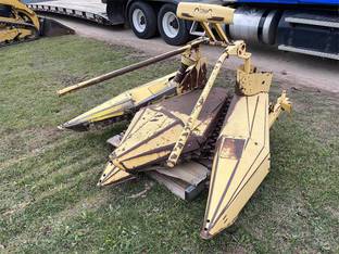 1990 New Holland 824