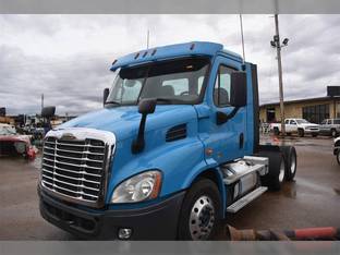 2015 Freightliner CASCADIA 113
