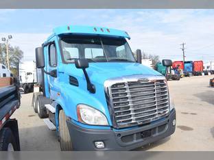 2015 Freightliner CASCADIA 113