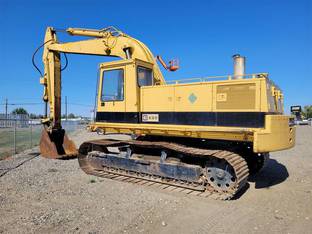 1977 Caterpillar 235