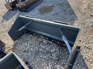 2022 Universal 5’ SNOW PUSHER