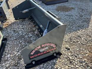 2022 Universal 5’ SNOW PUSHER