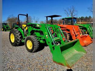 John Deere 5055E