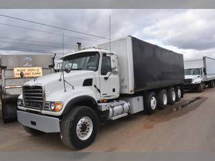 2004 Mack GRANITE CV713