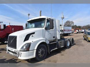 2011 Volvo VNL64T300