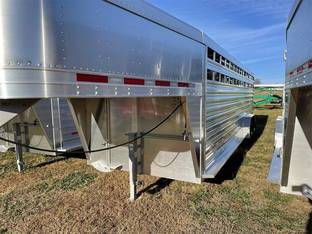 2024 Featherlite 8127-7024-STD