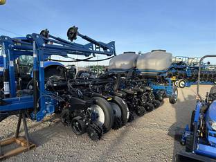 2024 Kinze 5900