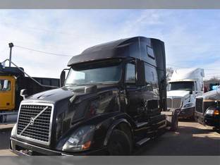 2015 Volvo VNL42T670