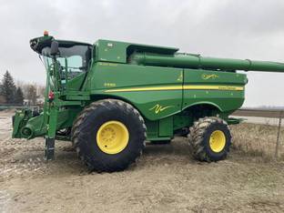 2015 John Deere S690