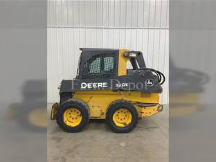 2015 John Deere 320E