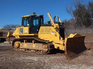 2019 Komatsu D65EX-18