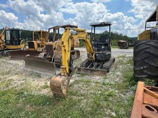 2014 New Holland E27B