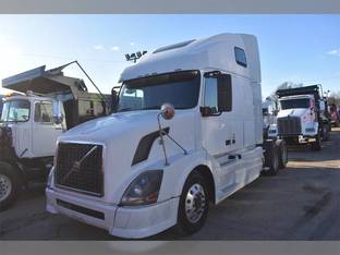 2013 Volvo VNL64T670