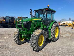 2020 John Deere 6135E